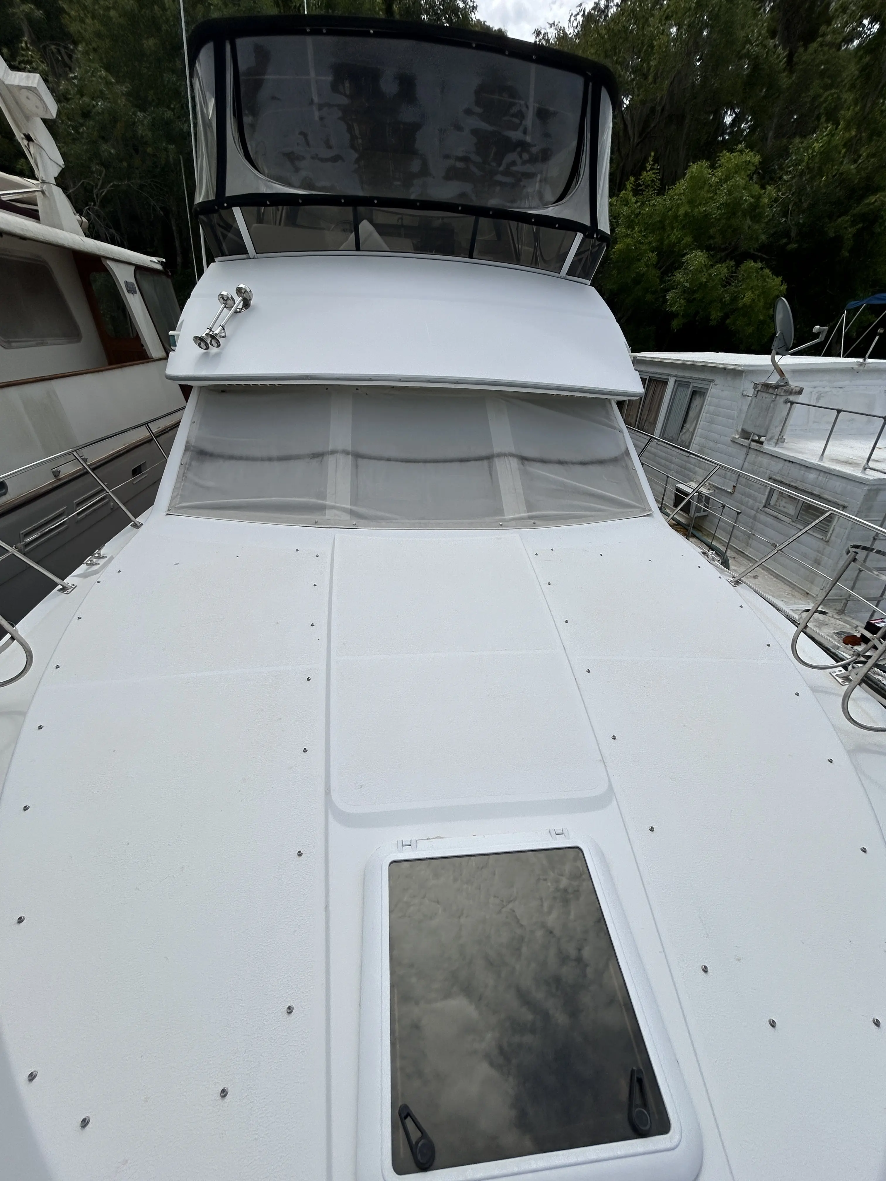 1997 Carver 405 aft cabin