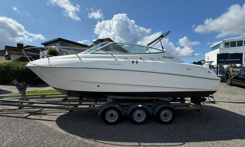 2003 Sessa islamorada 23