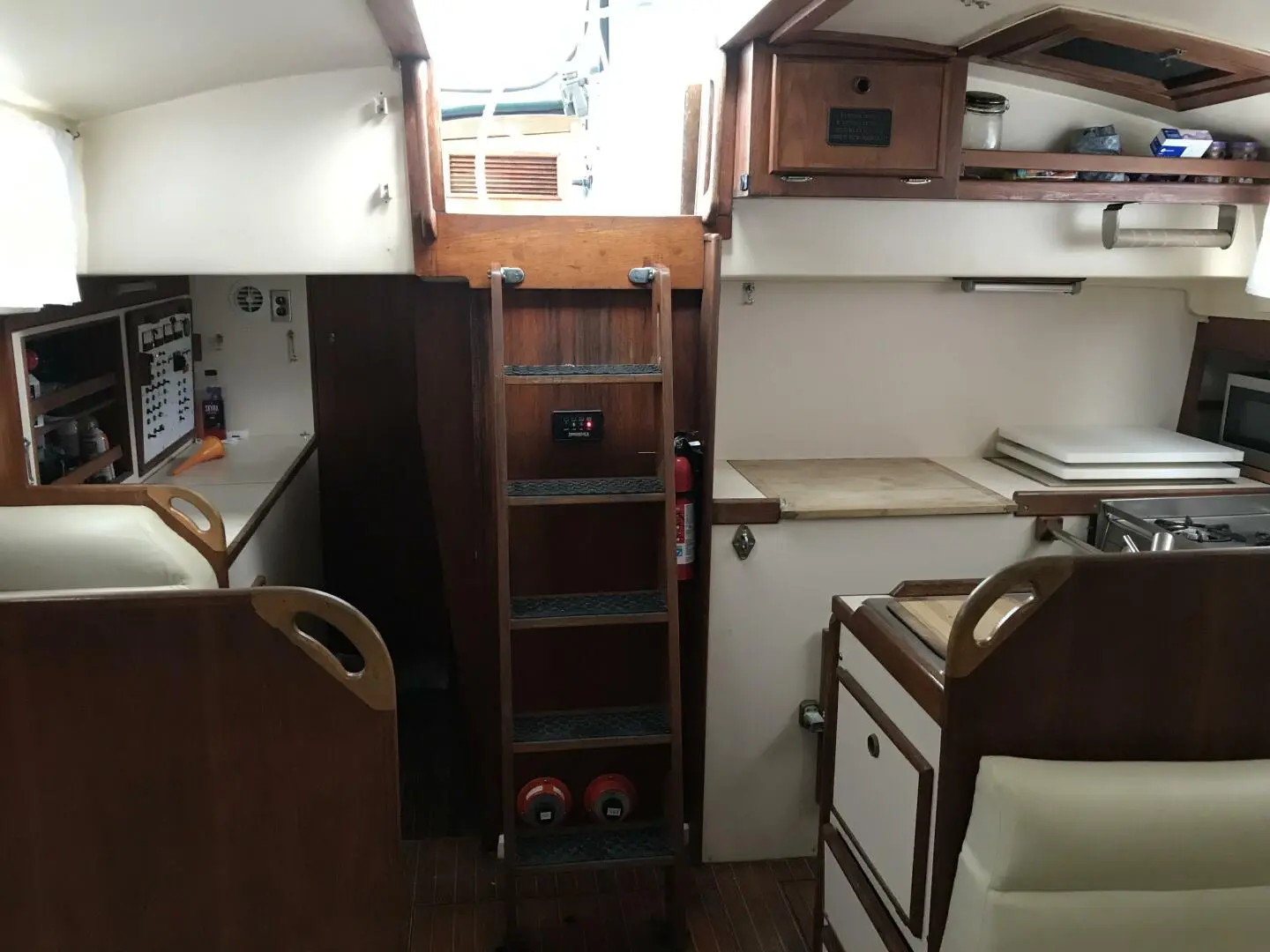 1986 Whitby 42