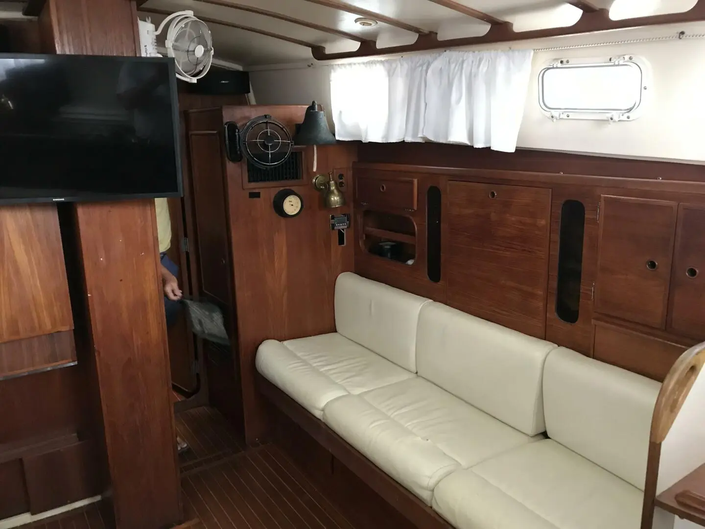 1986 Whitby 42