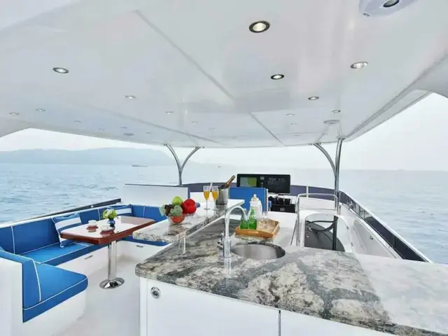 Johnson Flybridge Motor Yacht