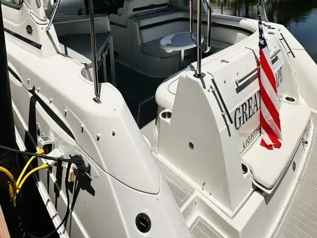 Rinker Express Cruiser 350