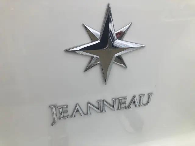 1999 Jeanneau cap camarat 725