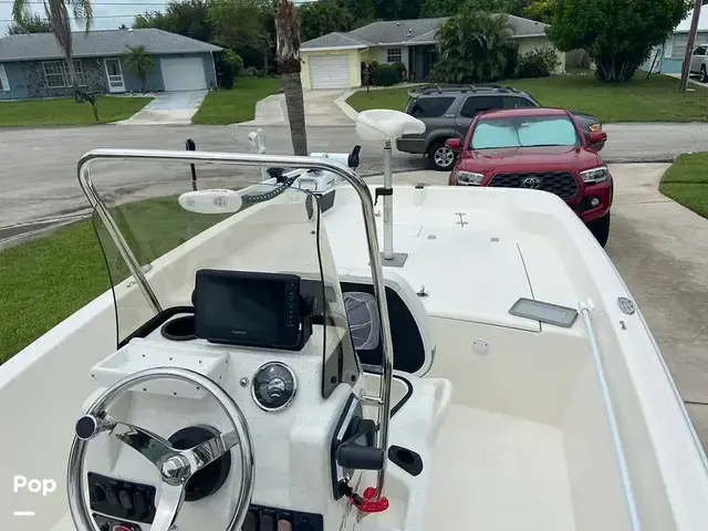 Mako 17 Pro Skiff