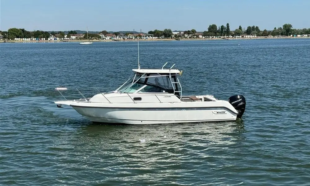 2001 Boston Whaler 26 conquest