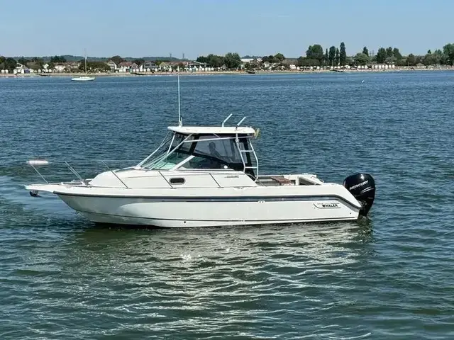 Boston Whaler 26 Conquest