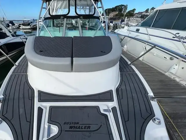 Boston Whaler 26 Conquest