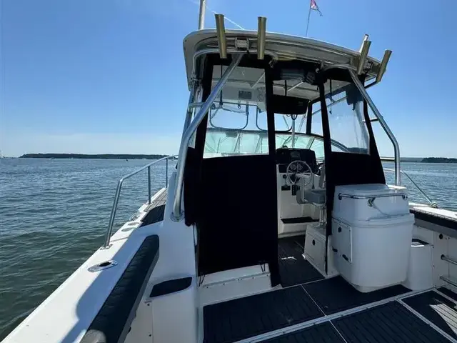 Boston Whaler 26 Conquest