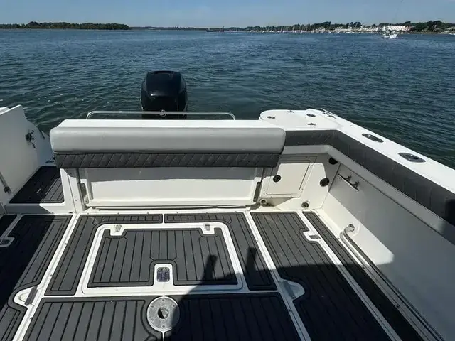 Boston Whaler 26 Conquest