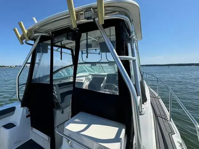 Boston Whaler 26 Conquest