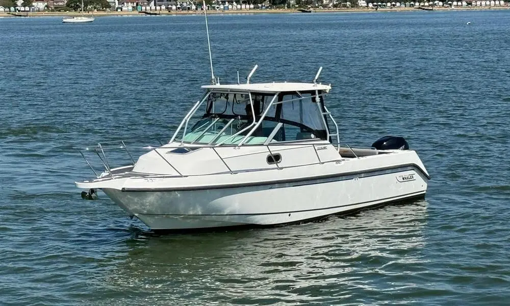 2001 Boston Whaler 26 conquest