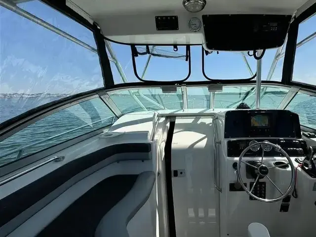 Boston Whaler 26 Conquest