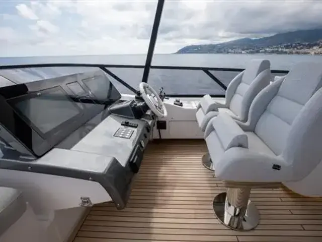 Azimut 72'