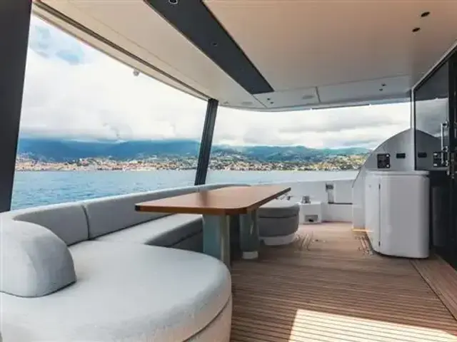 Azimut 72'