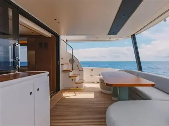 Azimut 72'