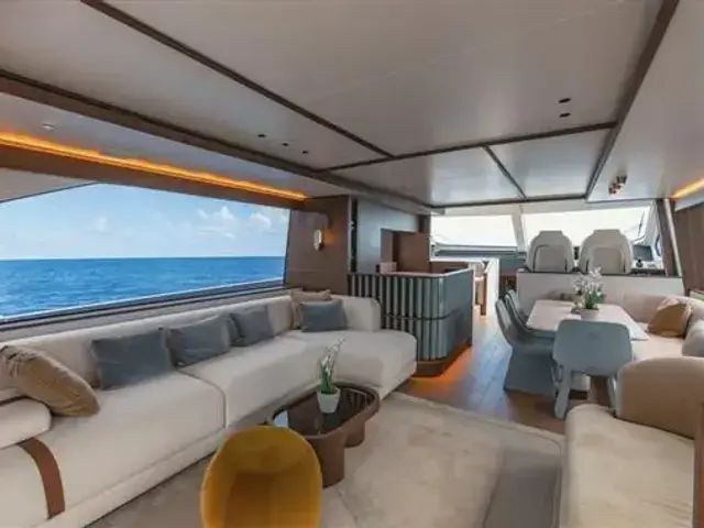 Azimut 72'