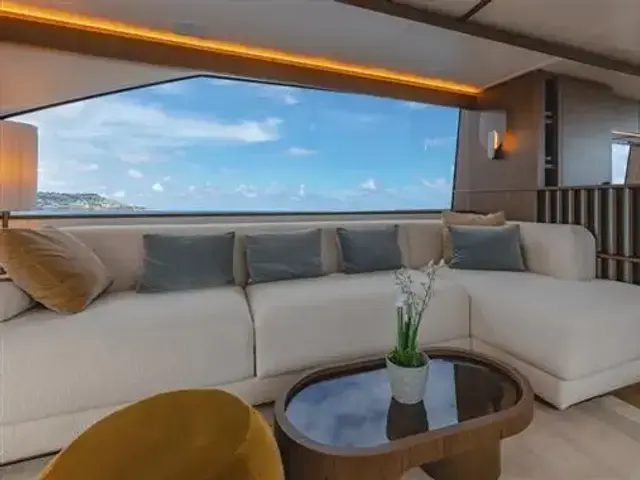 Azimut 72'