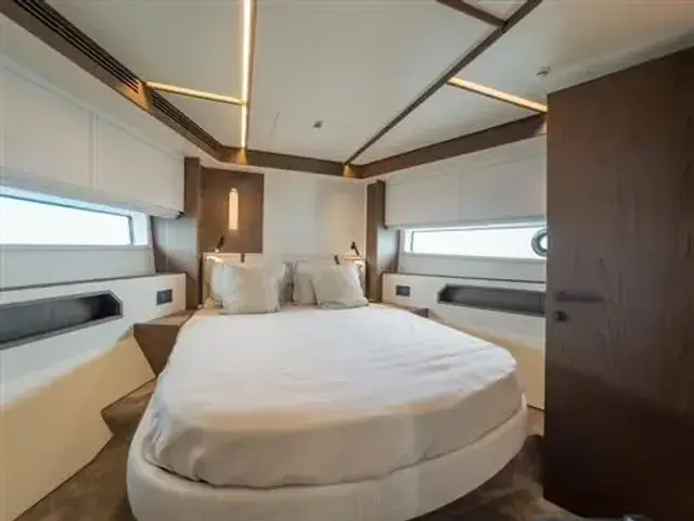 Azimut 72'