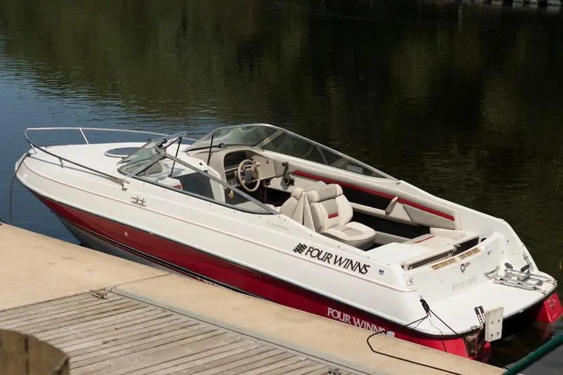 1994 Four Winns 215 sundowner cuddy cabin-cruiser