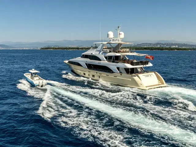 Benetti Classic 121