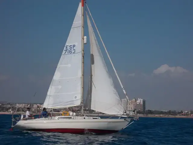 Cutlass 27