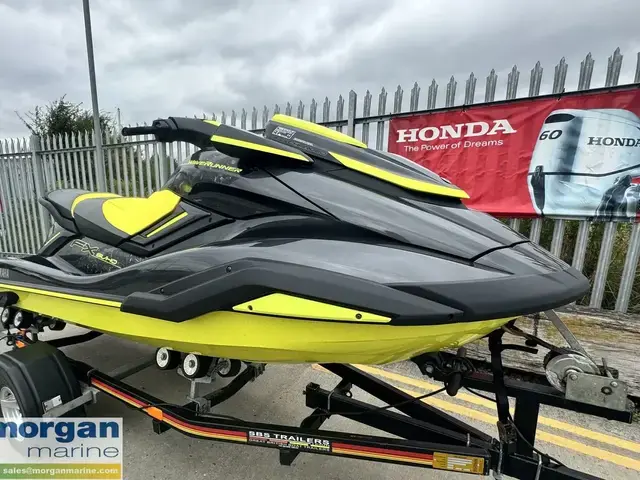 Yamaha FX SVHO Waverunner Jet ski