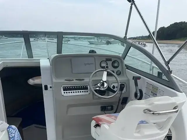 Robalo R225 Walkaround