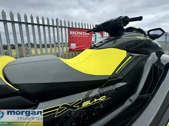 Yamaha FX SVHO Waverunner Jet ski