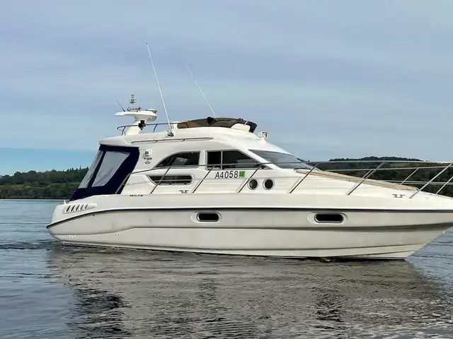 Sealine F33