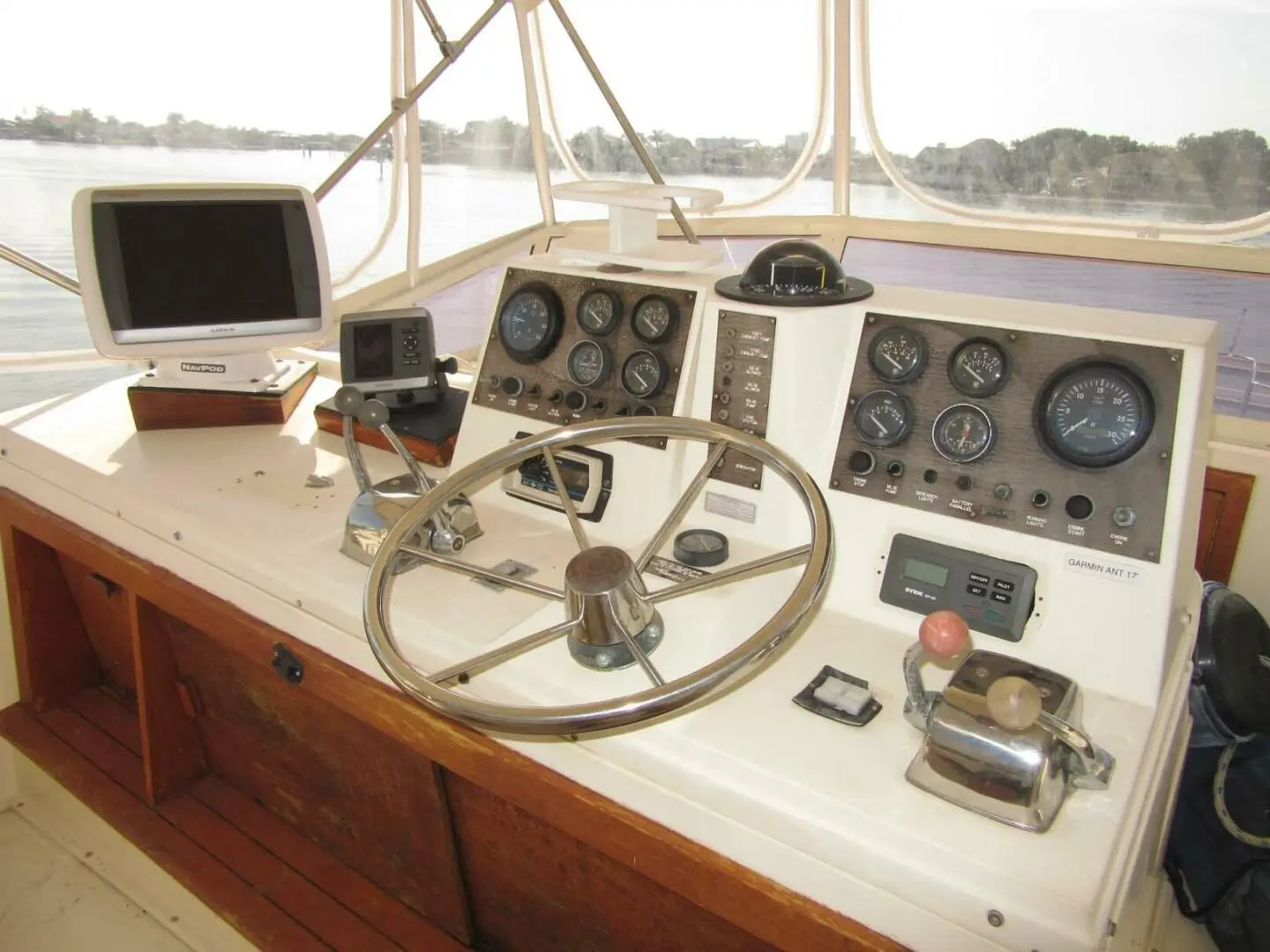 1986 Viking 75 motor yacht