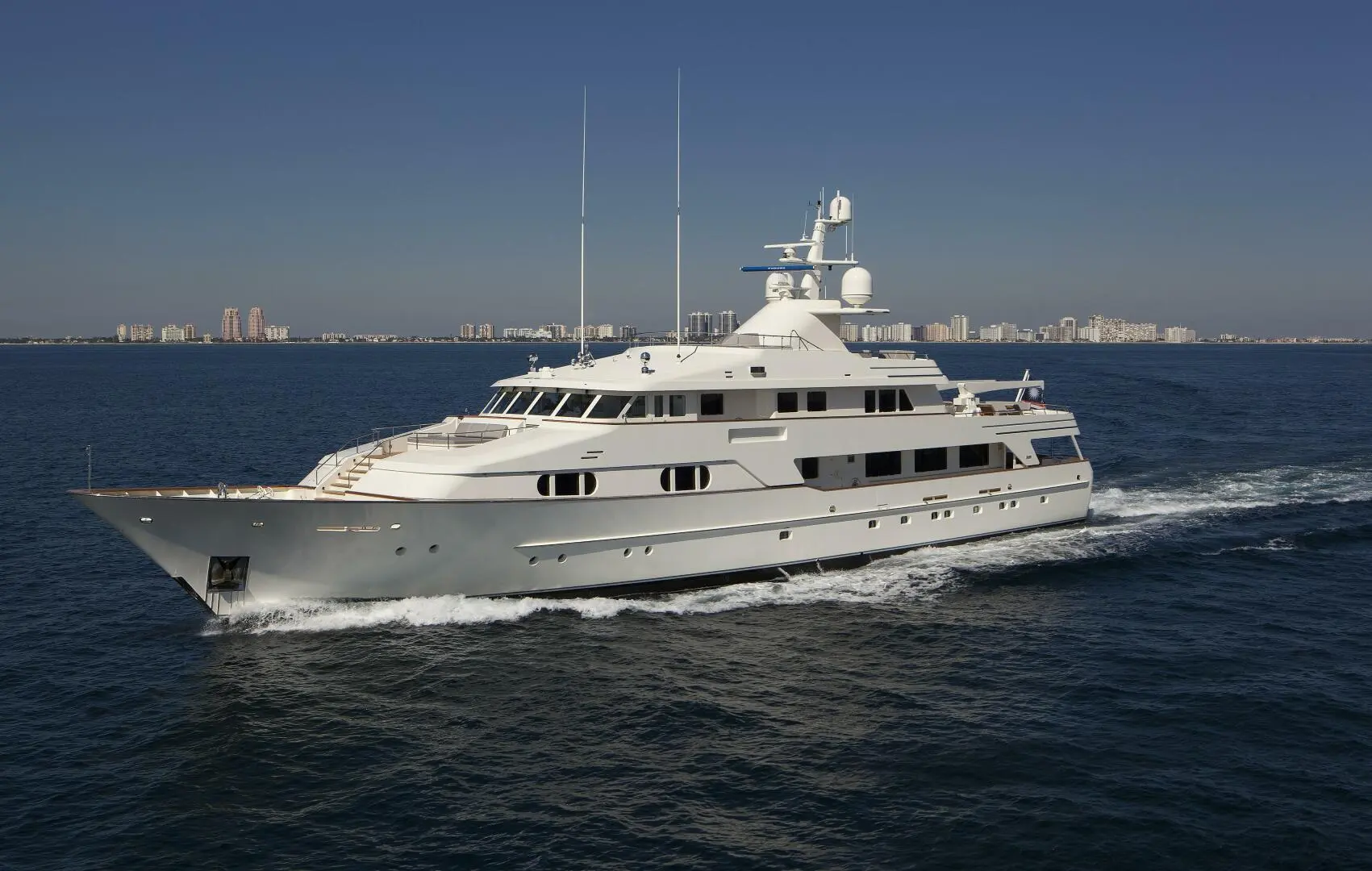 1990 Feadship 154