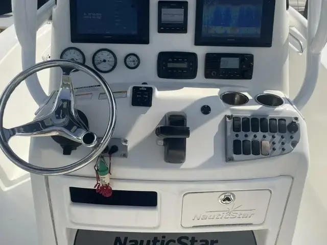 Nauticstar 2200 Offshore