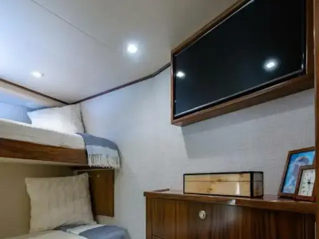 Viking Enclosed Flybridge