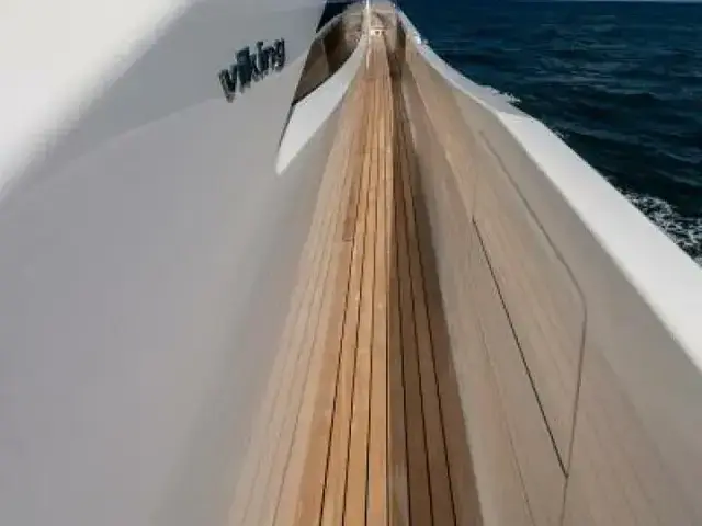 Viking Enclosed Flybridge