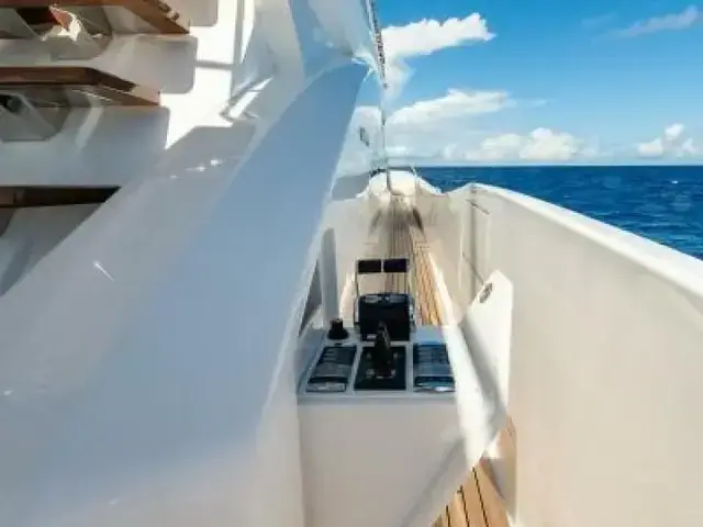 Viking Enclosed Flybridge