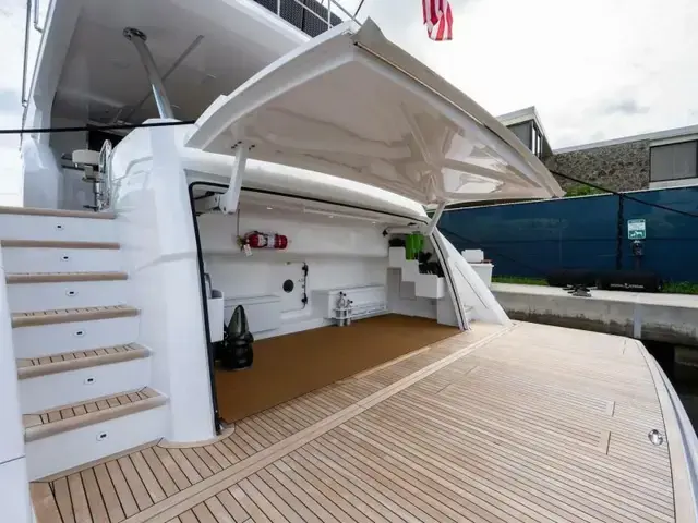 Viking Enclosed Flybridge