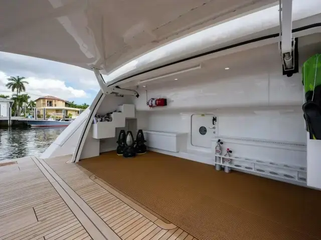 Viking Enclosed Flybridge