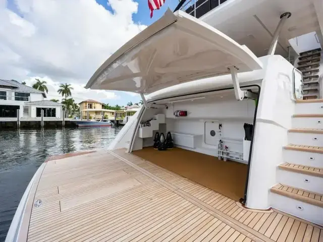 Viking Enclosed Flybridge