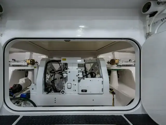 Viking Enclosed Flybridge