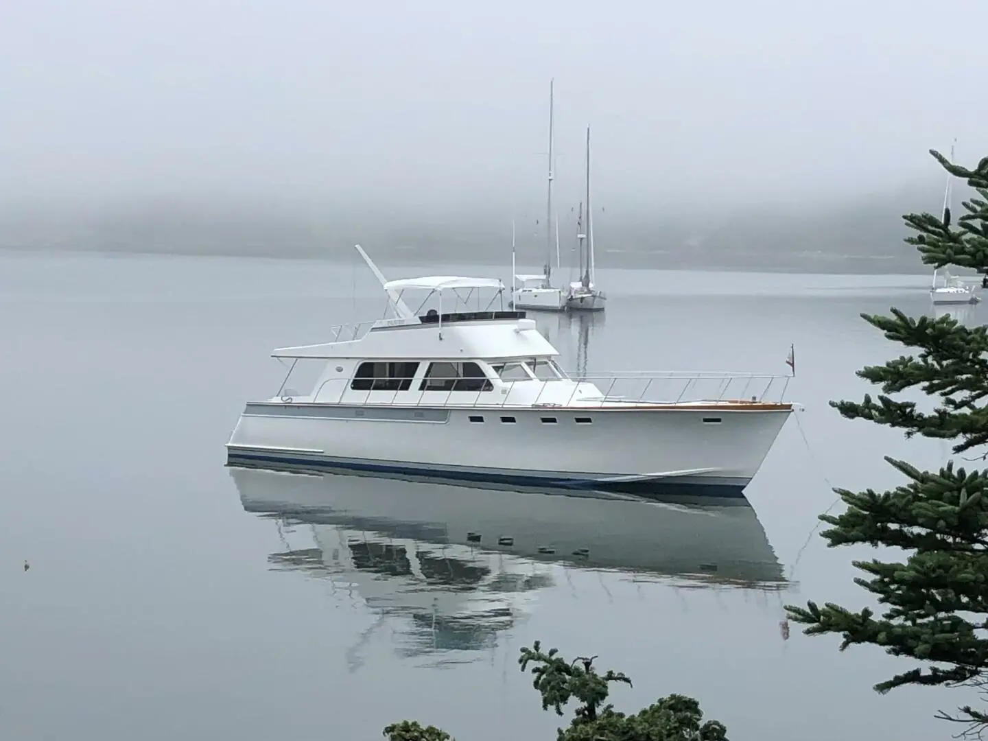 1980 Huckins sport cruiser