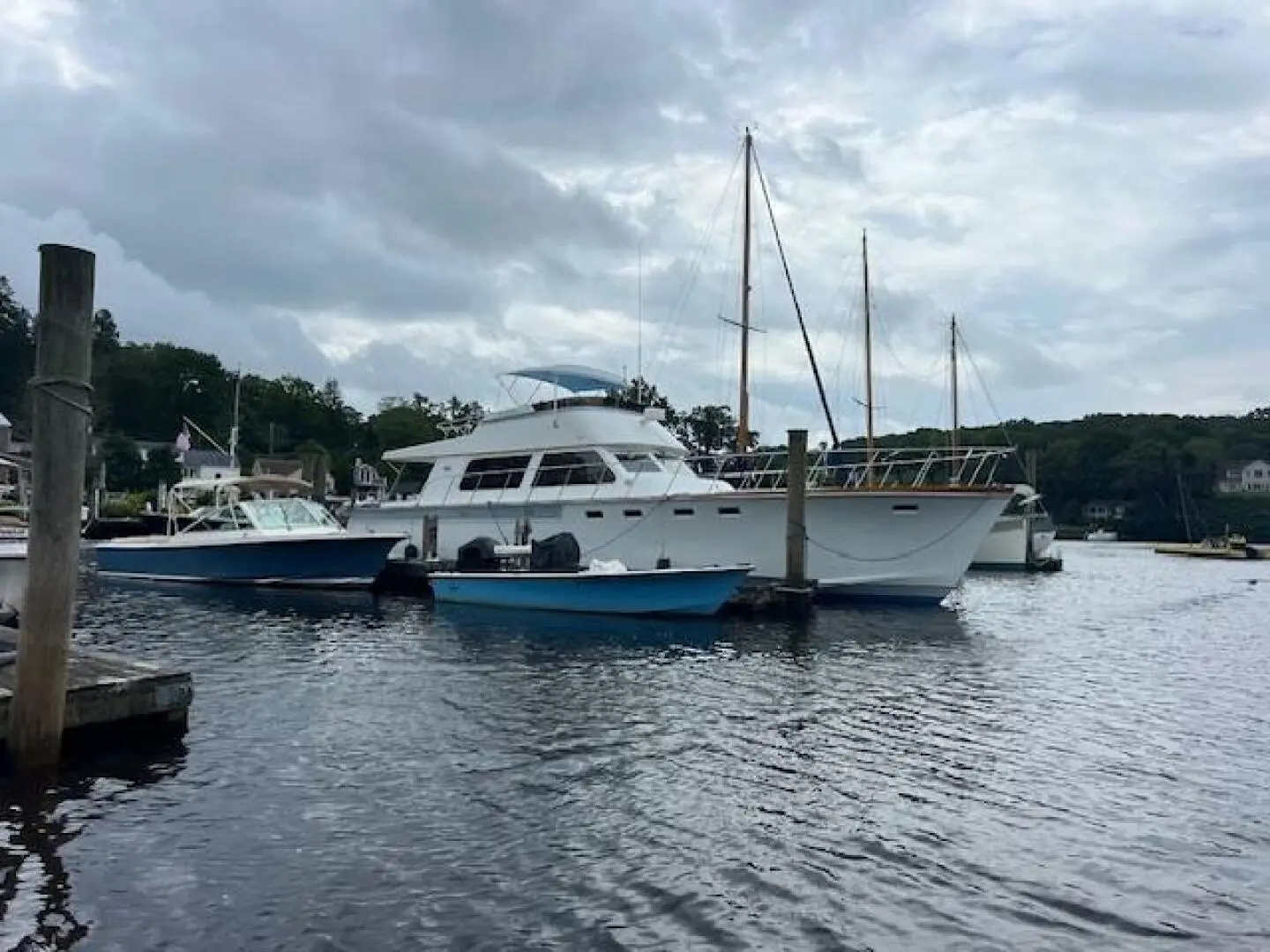 1980 Huckins sport cruiser