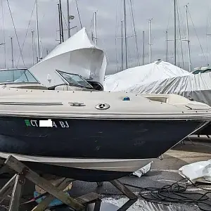 2005 Sea Ray 240 Sundeck