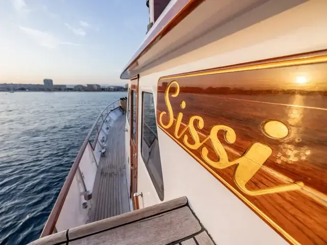 Feadship Classic Canoe Stern