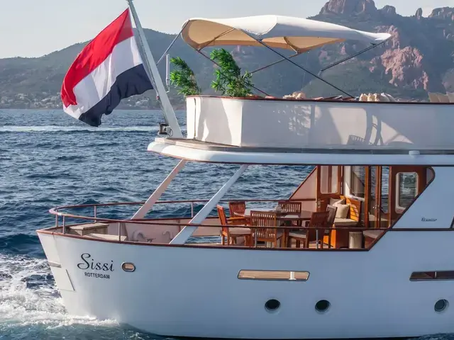 Feadship Classic Canoe Stern