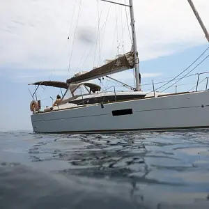 2018 Jeanneau Sun Odyssey 319