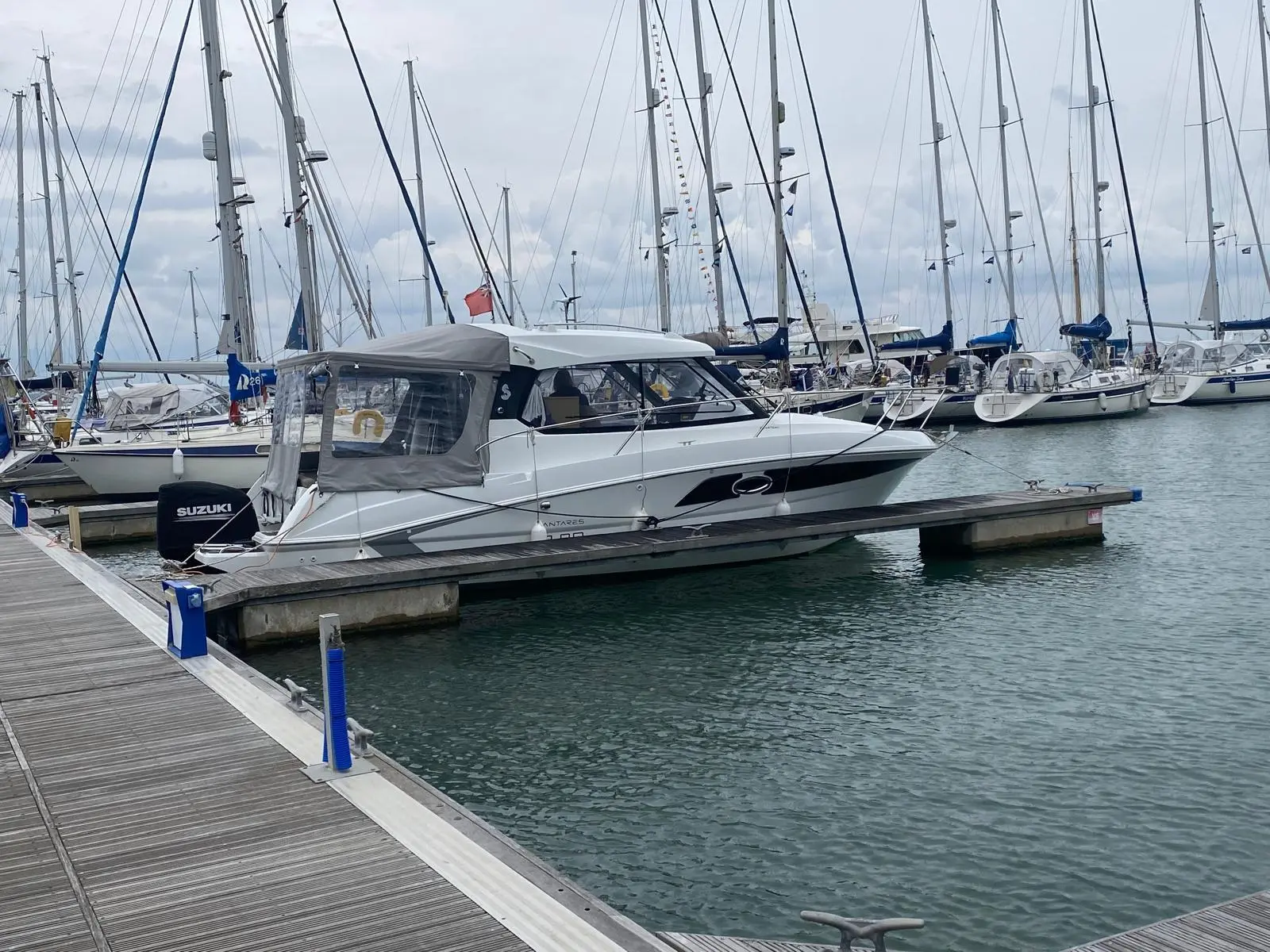 2015 Beneteau antares 8.80 ob