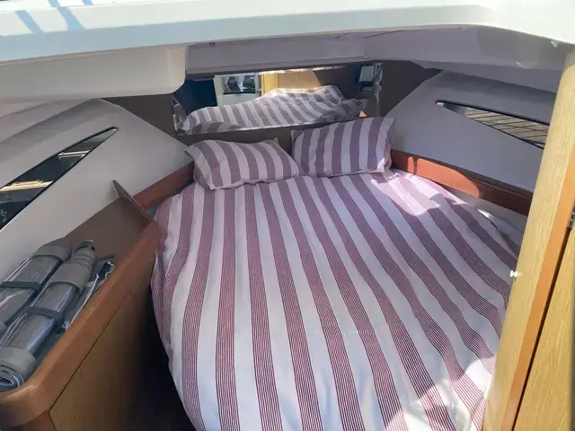 Beneteau Antares 8.80 OB