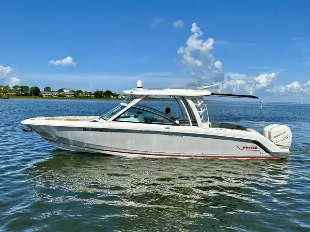 Boston Whaler 320 Vantage