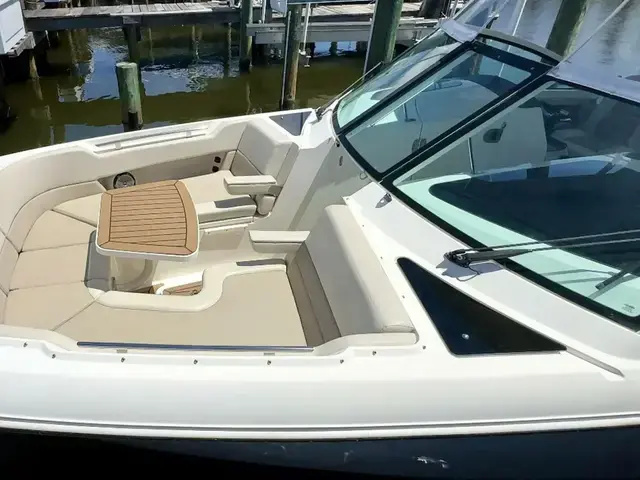 Boston Whaler 320 Vantage