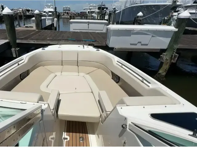 Boston Whaler 320 Vantage